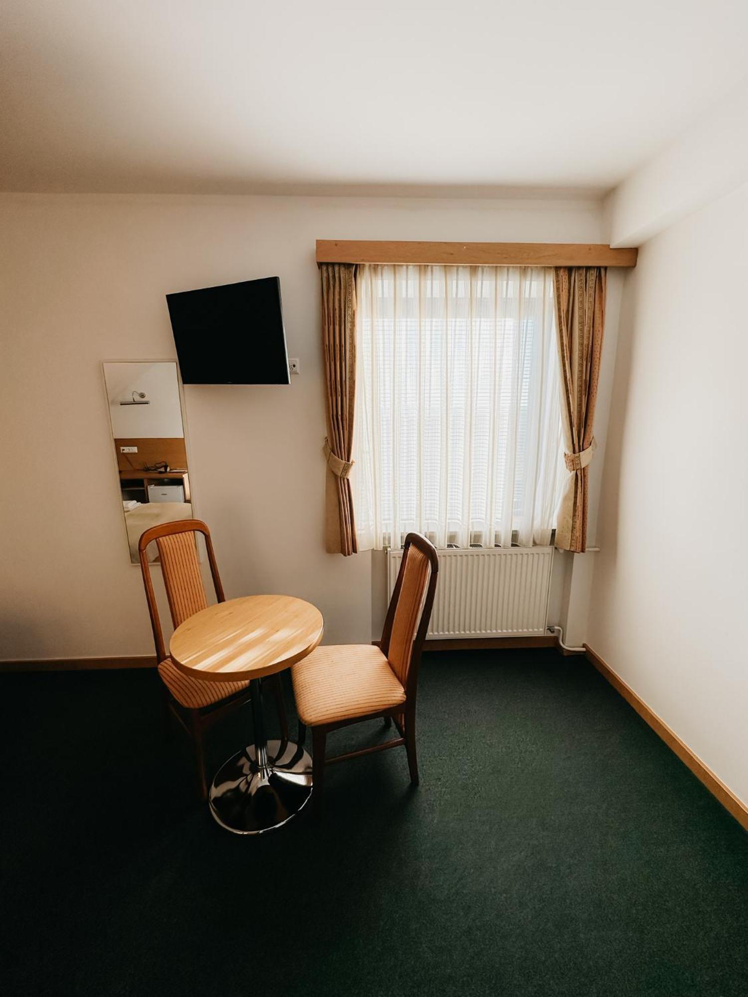 Hotel Oskar Zaplata Preddvor Kamer foto