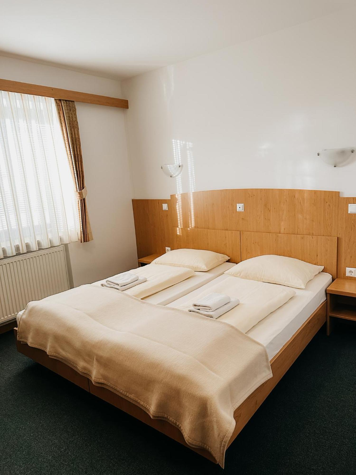 Hotel Oskar Zaplata Preddvor Buitenkant foto