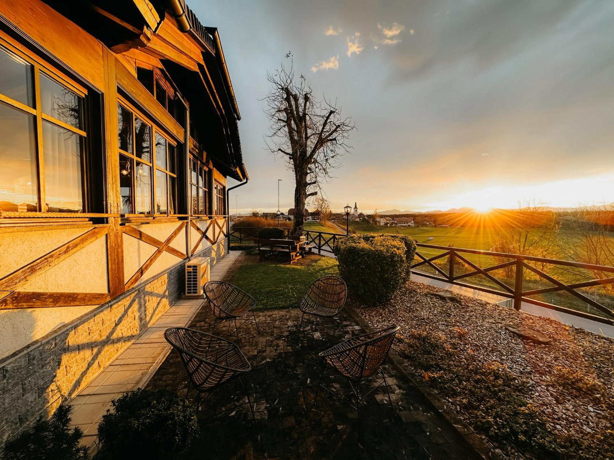 Hotel Oskar Zaplata Preddvor Buitenkant foto